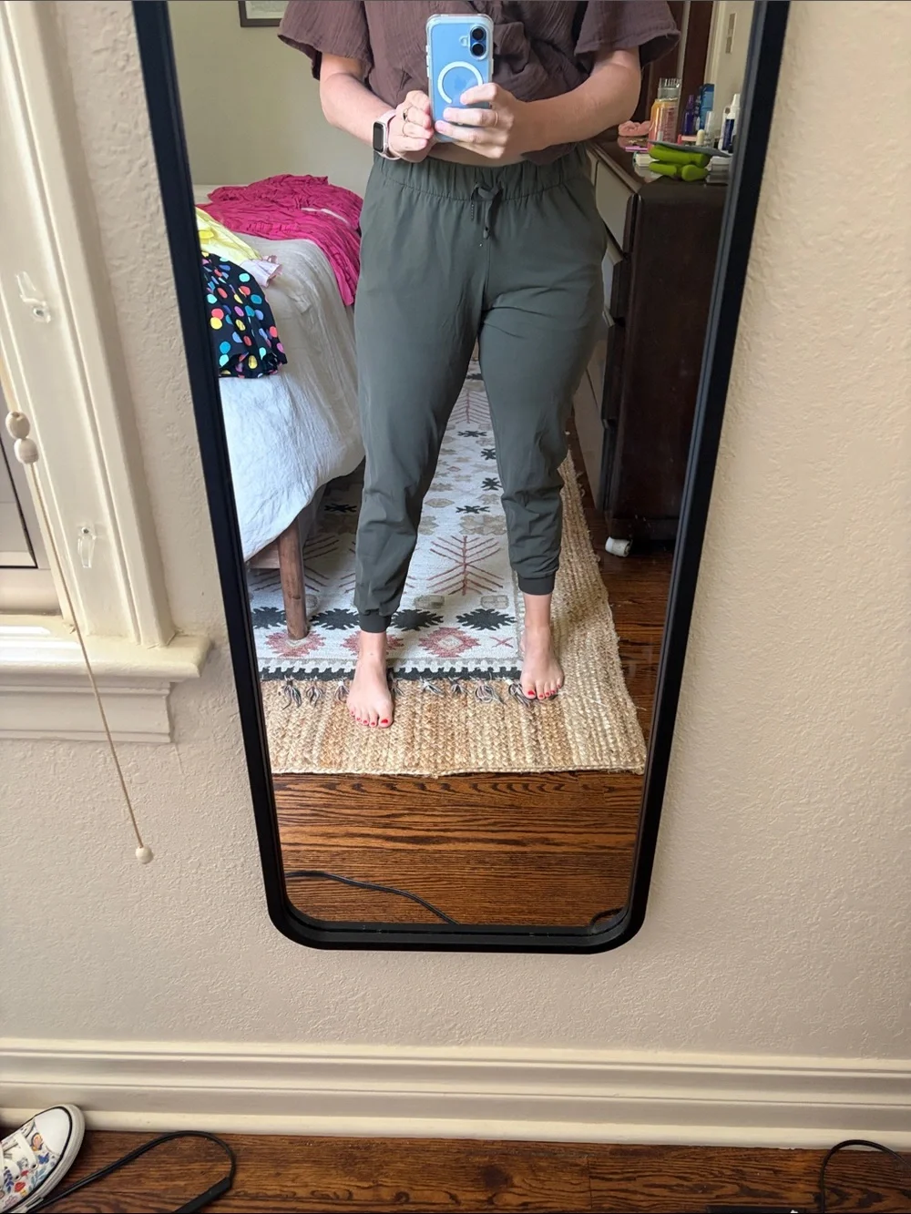 Ladies lululemon Elastic Waist Jogger Pants - Dark Olive, 8-10